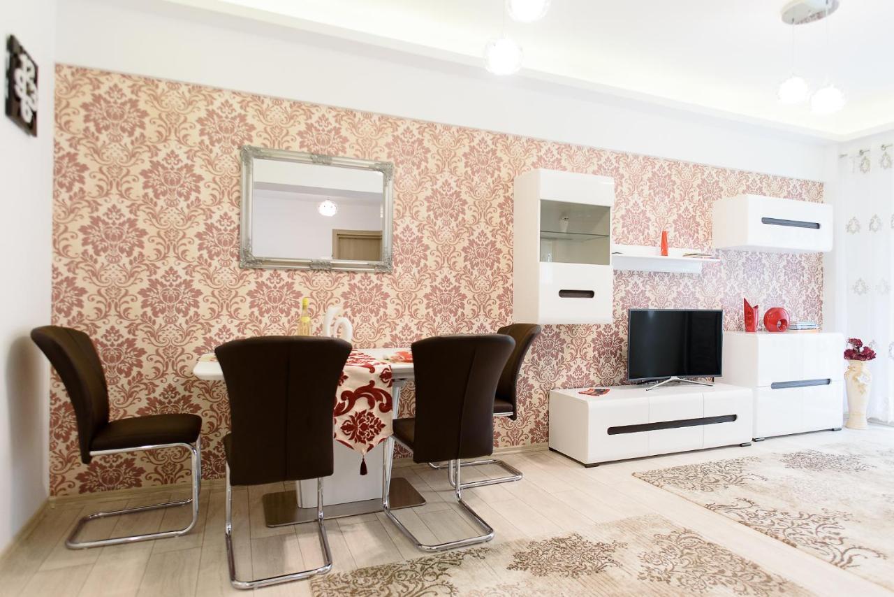 Carla'S Apartment, Airport & Train Station Shuttle Jassy Zewnętrze zdjęcie