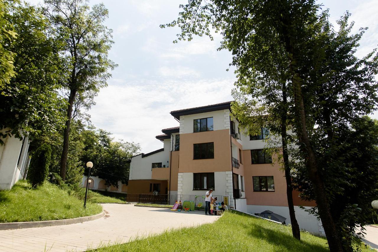 Carla'S Apartment, Airport & Train Station Shuttle Jassy Zewnętrze zdjęcie